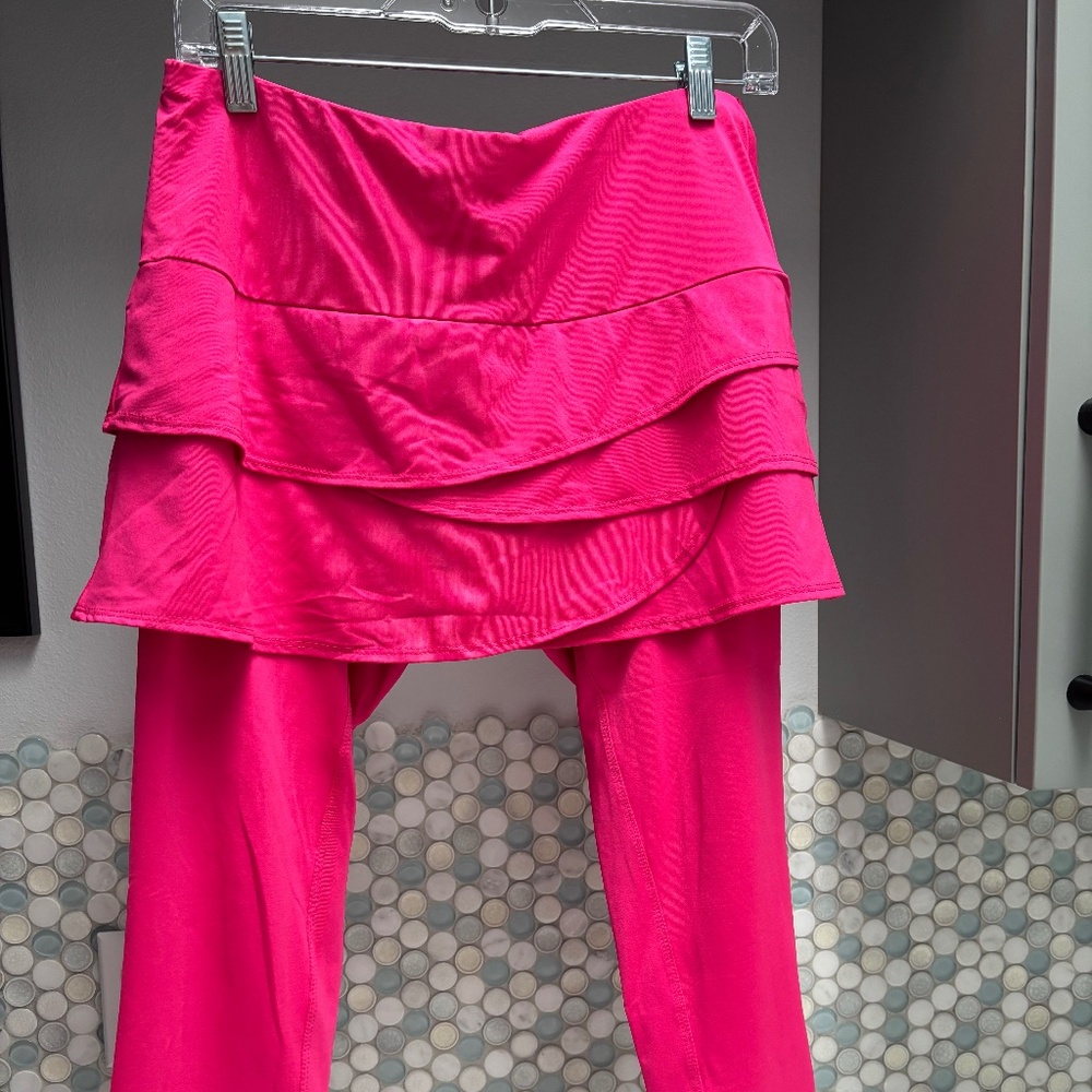 Lucky in Love Women's Scallop Skirt Capri in Hot Pink